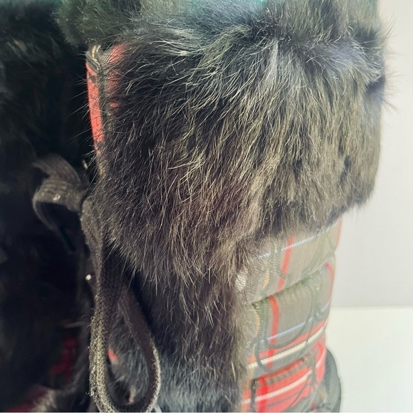 Coach Jennie Black Fur Trimmed Plaid Quilted Snow Boots Size 7 - Picture 3 of 9